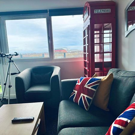 Unique View Of Anfield Stadium - Charming 2 Bedroom Apartment In Liverpool With Parking 外观 照片