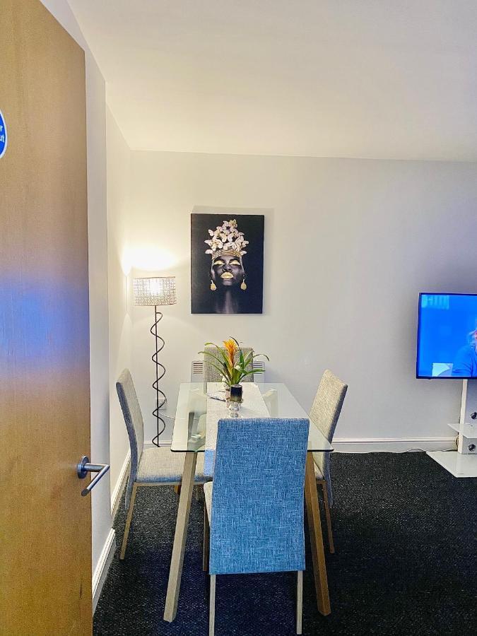Unique View Of Anfield Stadium - Charming 2 Bedroom Apartment In Liverpool With Parking 外观 照片
