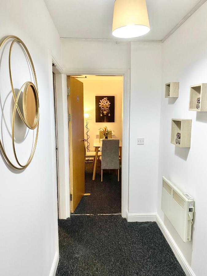 Unique View Of Anfield Stadium - Charming 2 Bedroom Apartment In Liverpool With Parking 外观 照片