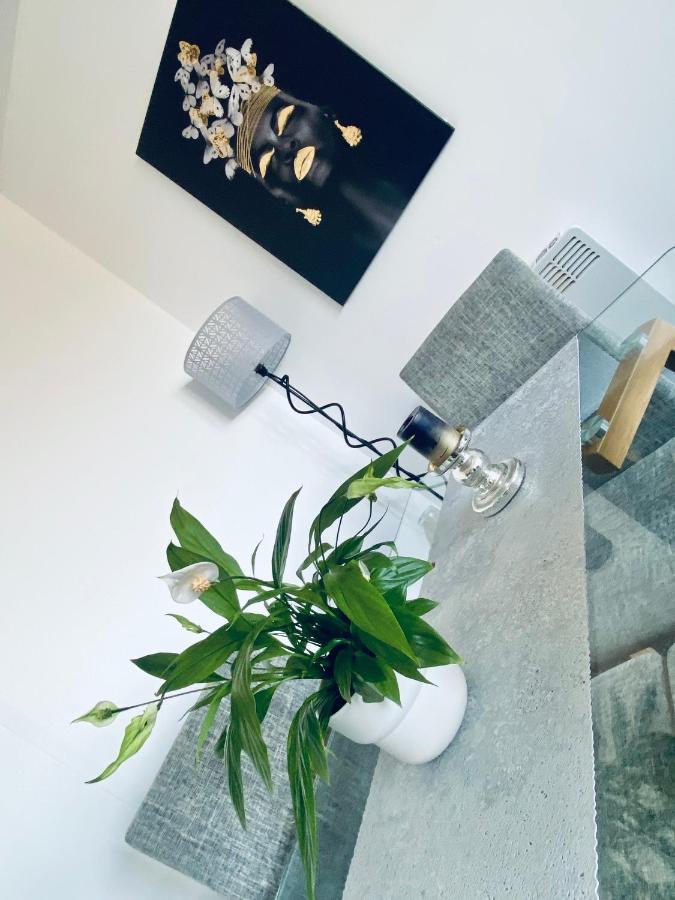 Unique View Of Anfield Stadium - Charming 2 Bedroom Apartment In Liverpool With Parking 外观 照片