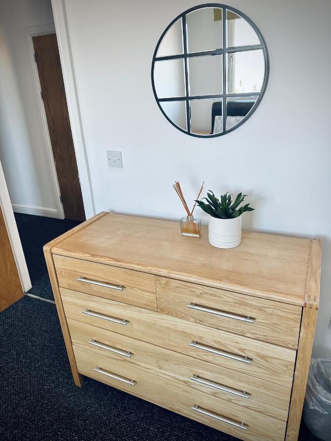 Unique View Of Anfield Stadium - Charming 2 Bedroom Apartment In Liverpool With Parking 外观 照片